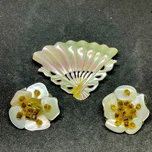 Vtg Mother of Pearl Fan pin and cluster clip on earrings